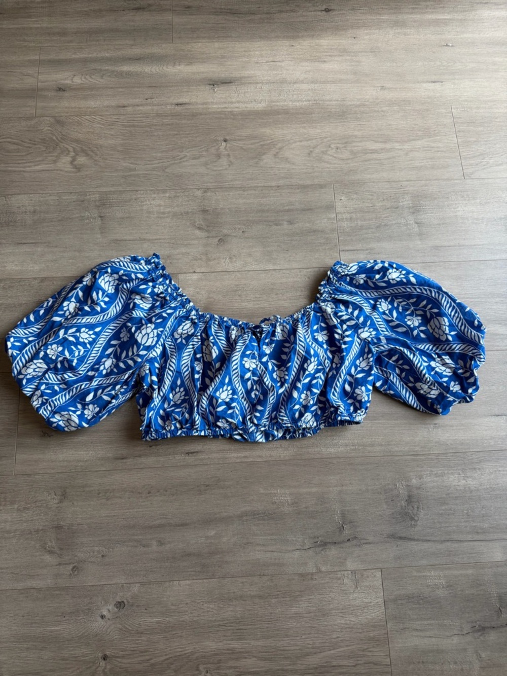 Primark Blue/white Floral Puff Sleeve Off-Shoulder Crop Top - size XL